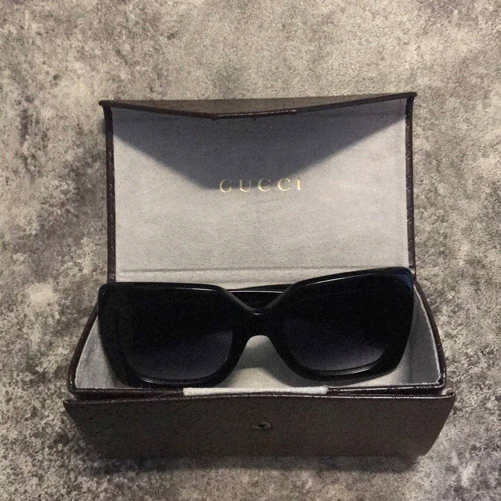 Black Square oversized Gucci sunglasses
